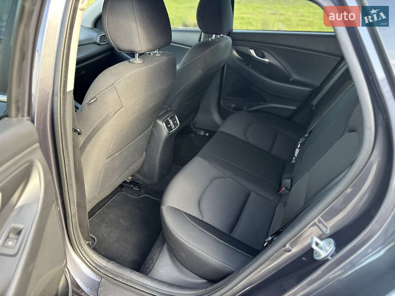 Фастбэк Hyundai i30 2018 в Киеве фото 10 Фастбэк Hyundai i30 2018 в Киеве