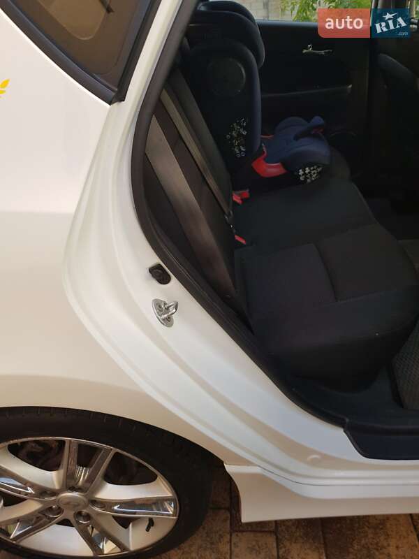 Хетчбек Hyundai i30 2009 в Рівному фото 17 Хетчбек Hyundai i30 2009 в Рівному