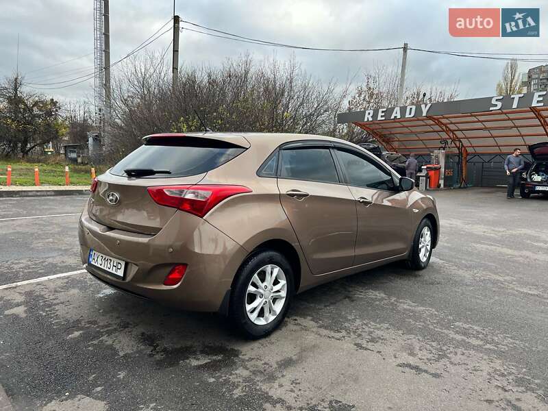 Хэтчбек Hyundai i30 2013 в Харькове