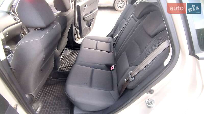 Хэтчбек Hyundai i30 2008 в Киеве фото 13 Хэтчбек Hyundai i30 2008 в Киеве