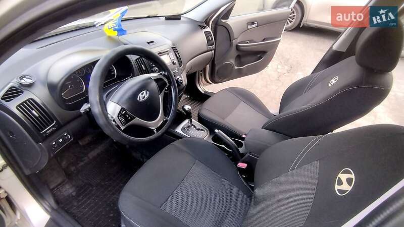 Хэтчбек Hyundai i30 2008 в Киеве фото 14 Хэтчбек Hyundai i30 2008 в Киеве