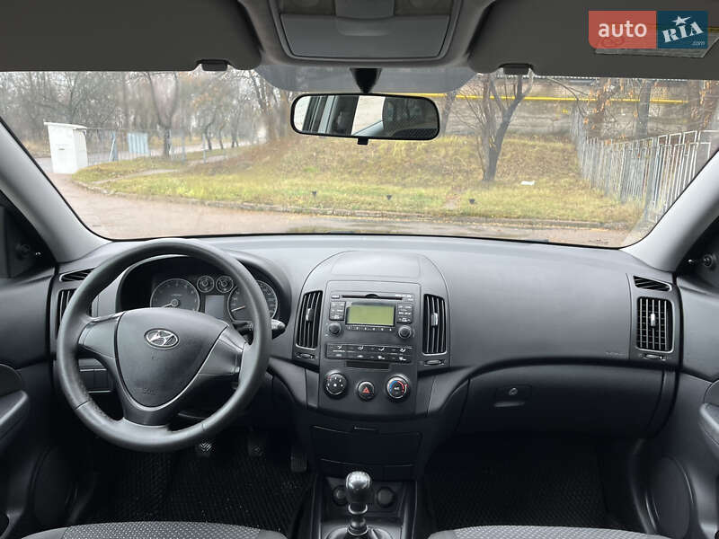 Хэтчбек Hyundai i30 2010 в Чернигове