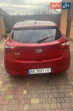 Хэтчбек Hyundai i30 2013 в Царичанке