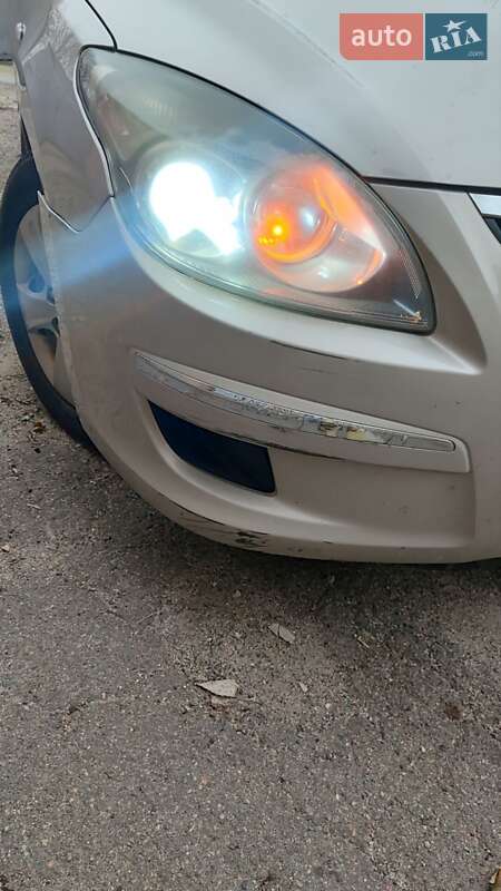 Универсал Hyundai i30 2010 в Днепре