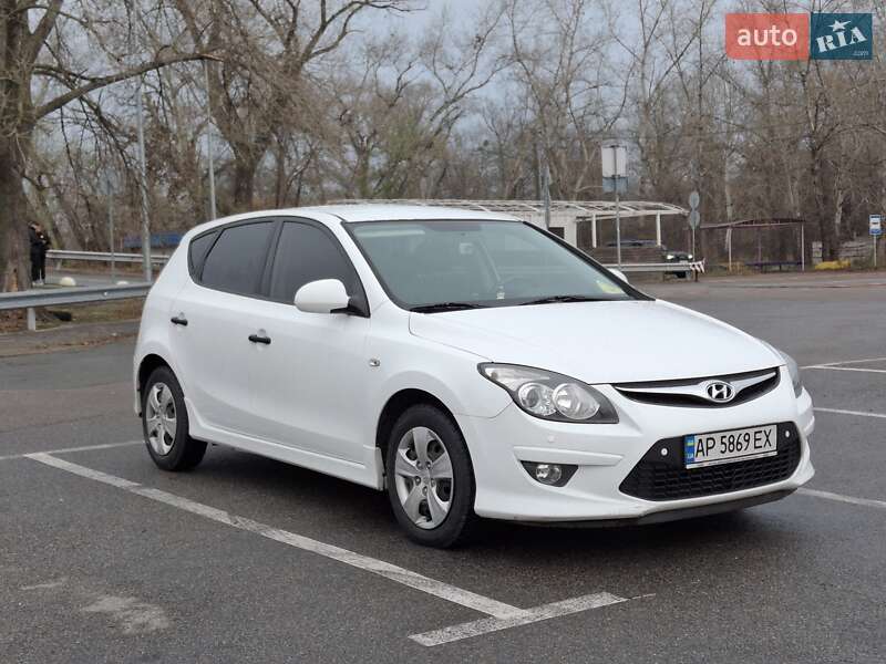 Хэтчбек Hyundai i30 2011 в Киеве