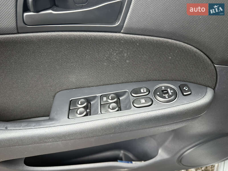 Универсал Hyundai i30 2011 в Луцке фото 26 Универсал Hyundai i30 2011 в Луцке