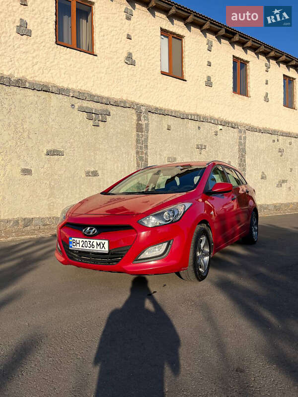 Универсал Hyundai i30 2013 в Одессе