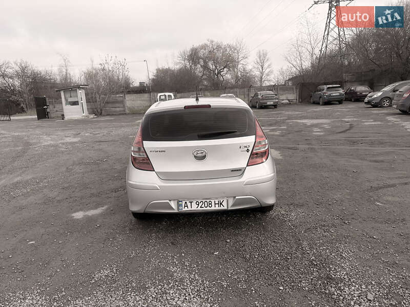 Хэтчбек Hyundai i30 2010 в Ивано-Франковске фото 6 Хэтчбек Hyundai i30 2010 в Ивано-Франковске