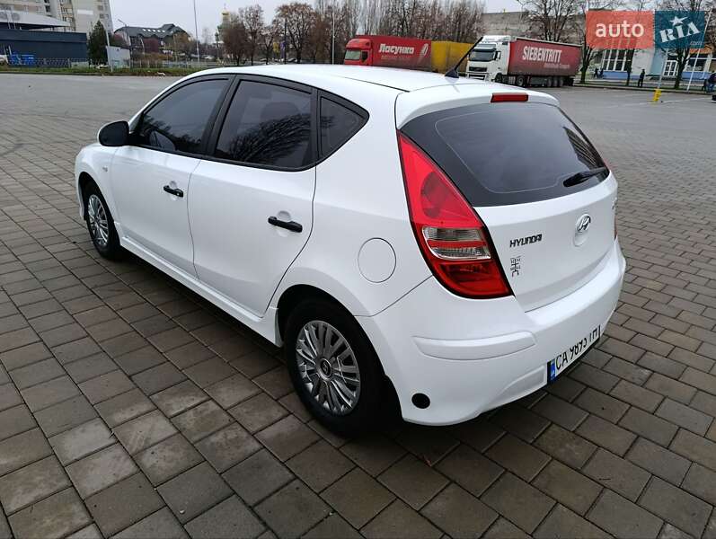 Хэтчбек Hyundai i30 2010 в Черкассах