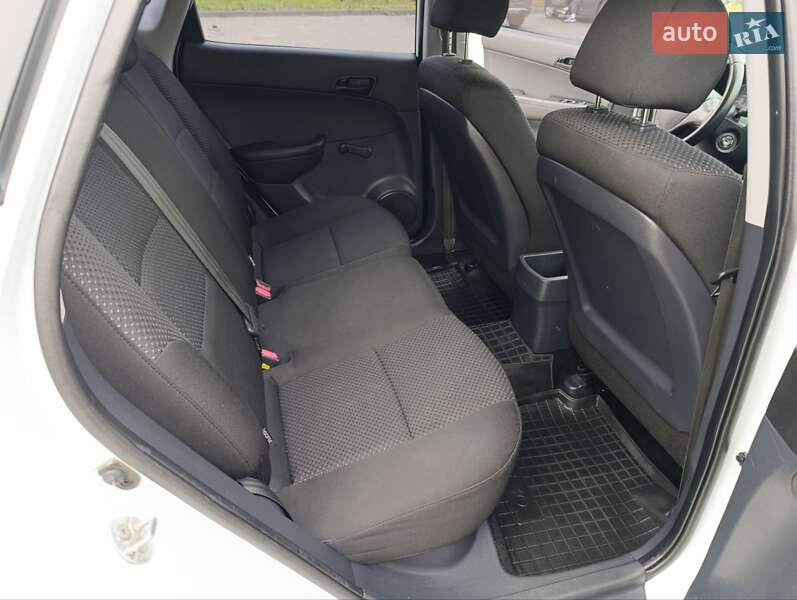 Хэтчбек Hyundai i30 2010 в Черкассах