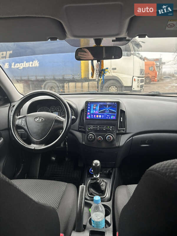 Хетчбек Hyundai i30 2011 в Сумах