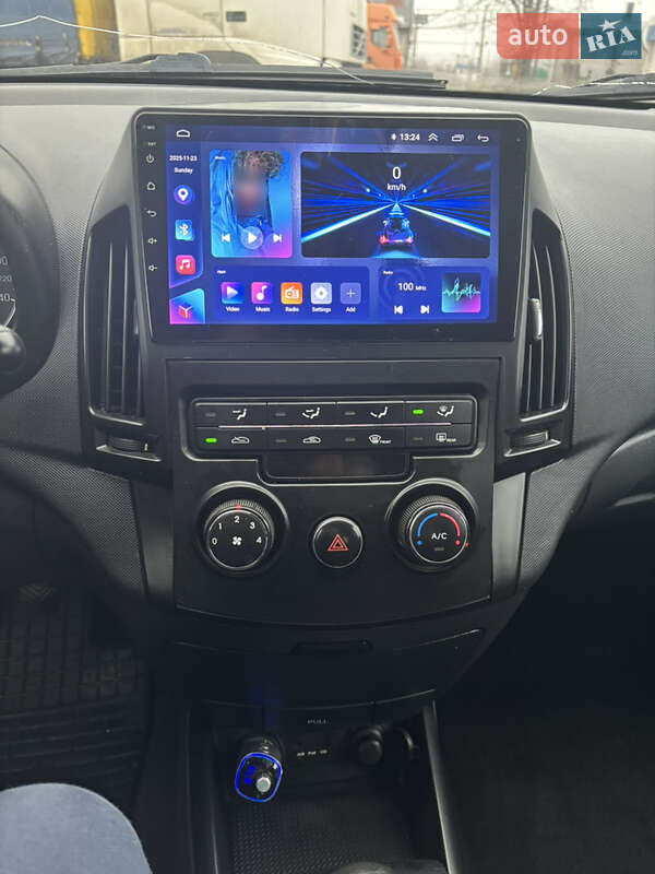 Хетчбек Hyundai i30 2011 в Сумах