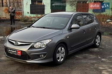Хэтчбек Hyundai i30 2011 в Харькове
