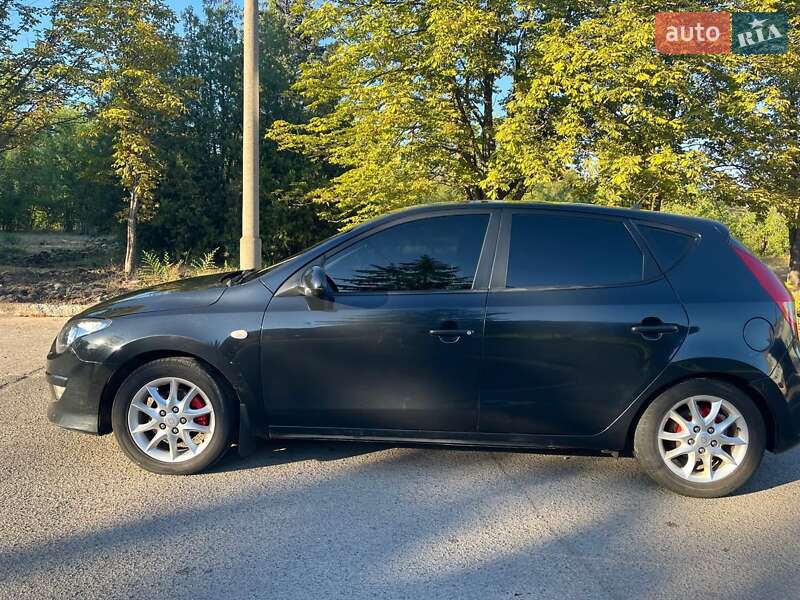 Хетчбек Hyundai i30 2010 в Кривому Розі