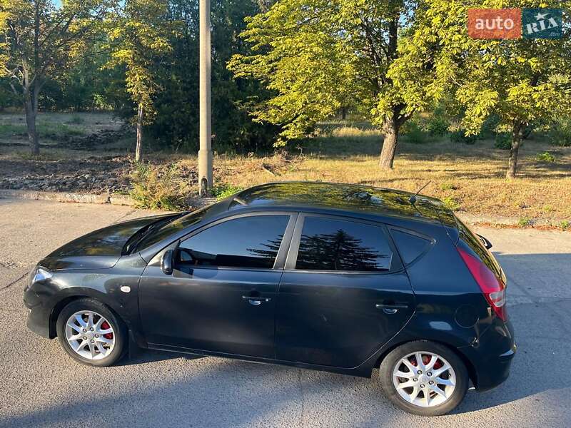 Хетчбек Hyundai i30 2010 в Кривому Розі