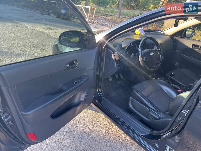 Хетчбек Hyundai i30 2010 в Кривому Розі