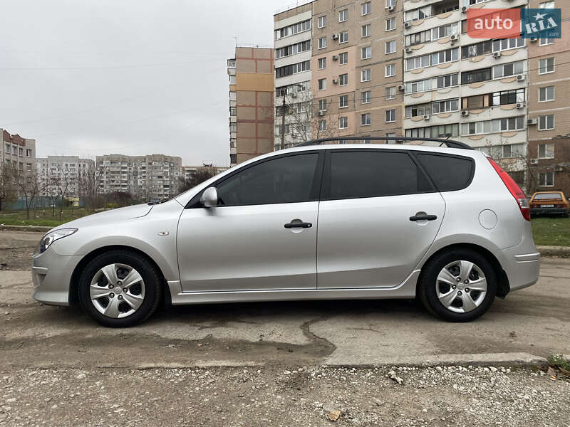 Універсал Hyundai i30 2012 в Запоріжжі