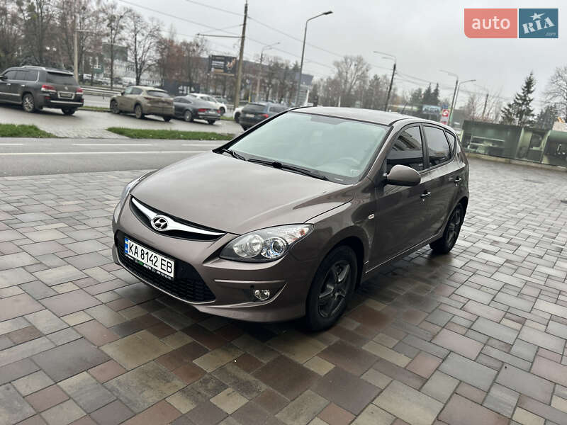 Хэтчбек Hyundai i30 2012 в Черкассах