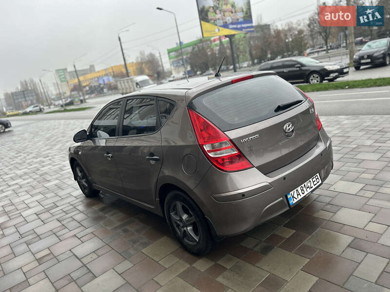 Хэтчбек Hyundai i30 2012 в Черкассах