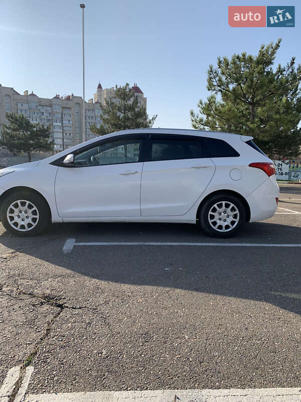 Универсал Hyundai i30 2014 в Николаеве