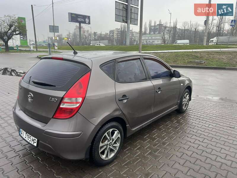 Хэтчбек Hyundai i30 2011 в Белогородке фото 4 Хэтчбек Hyundai i30 2011 в Белогородке
