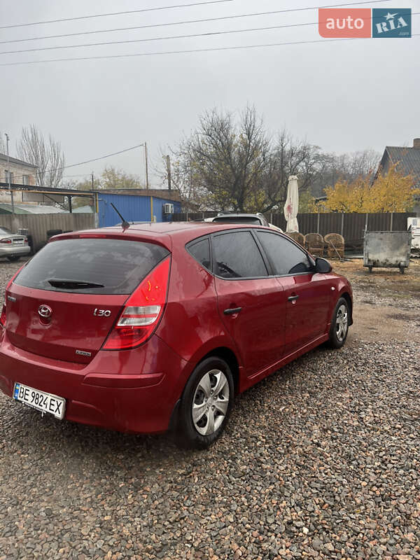 Хетчбек Hyundai i30 2011 в Первомайську фото 3 Хетчбек Hyundai i30 2011 в Первомайську