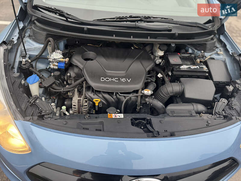 Хетчбек Hyundai i30 2012 в Хмельницькому