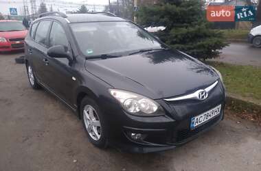Универсал Hyundai i30 2010 в Луцке