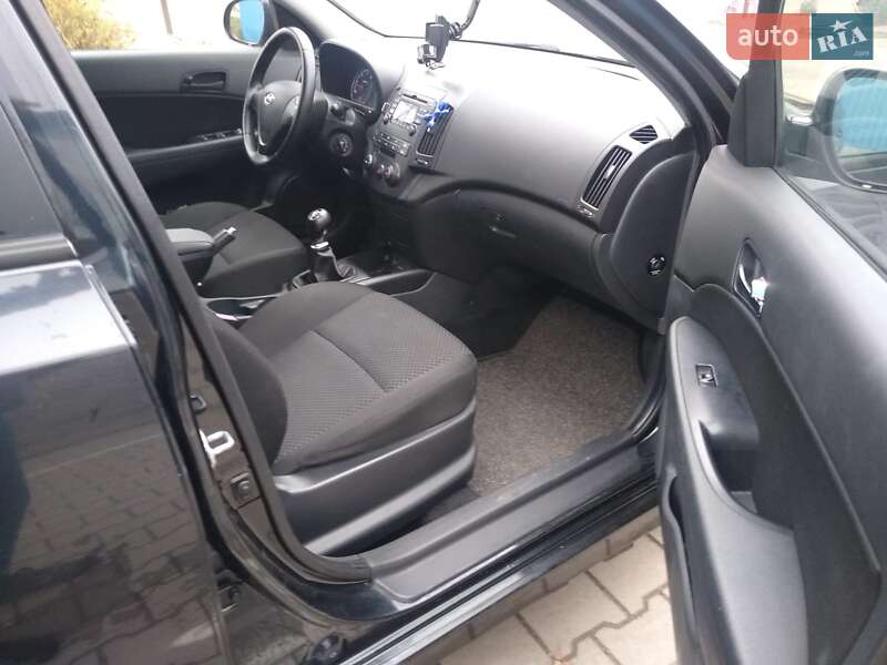 Универсал Hyundai i30 2010 в Луцке