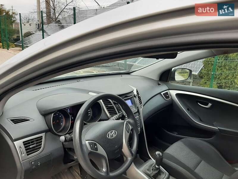 Хетчбек Hyundai i30 2012 в Дніпрі