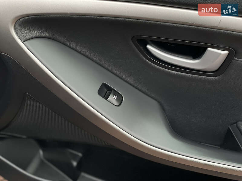 Універсал Hyundai i30 2014 в Стрию фото 84 Універсал Hyundai i30 2014 в Стрию