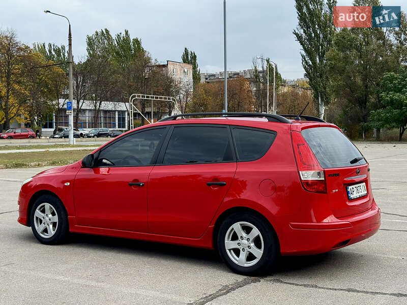 Универсал Hyundai i30 2011 в Запорожье фото 2 Универсал Hyundai i30 2011 в Запорожье