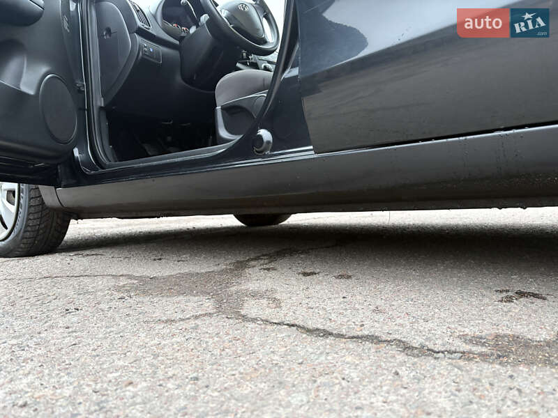 Універсал Hyundai i30 2009 в Чернігові