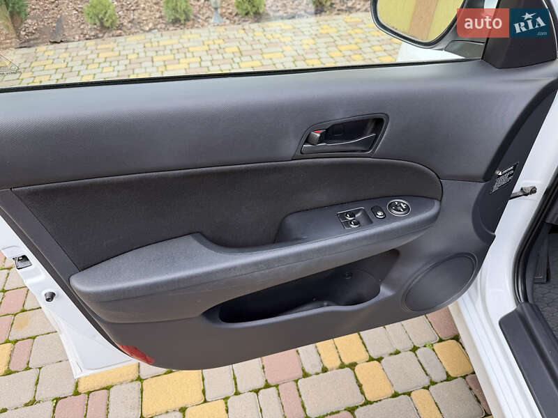 Хетчбек Hyundai i30 2011 в Одесі