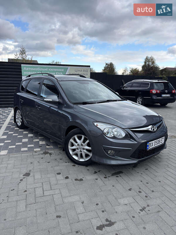Універсал Hyundai i30 2011 в Шепетівці