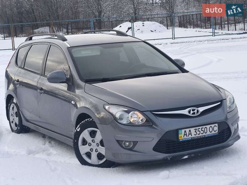 Універсал Hyundai i30 2011 в Жовтих Водах