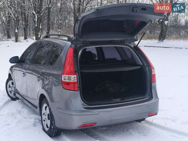 Універсал Hyundai i30 2011 в Жовтих Водах