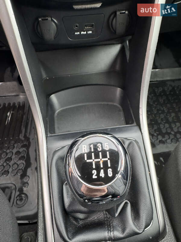 Универсал Hyundai i30 2013 в Харькове фото 26 Универсал Hyundai i30 2013 в Харькове