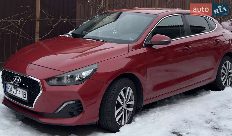 Фастбэк Hyundai i30 2019 в Тараще