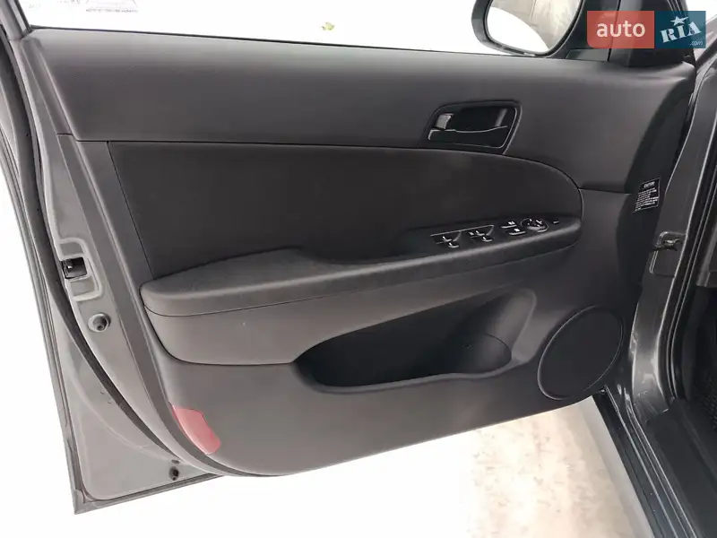 Hyundai i30 2011 VIN TMADB81SABJ068363 фото оголошення 4 з 60