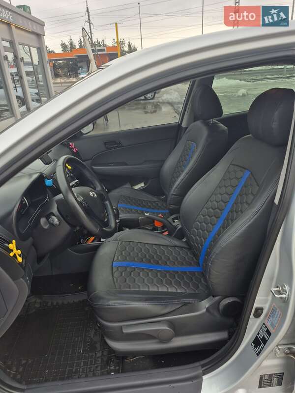 Хэтчбек Hyundai i30 2011 в Мукачево