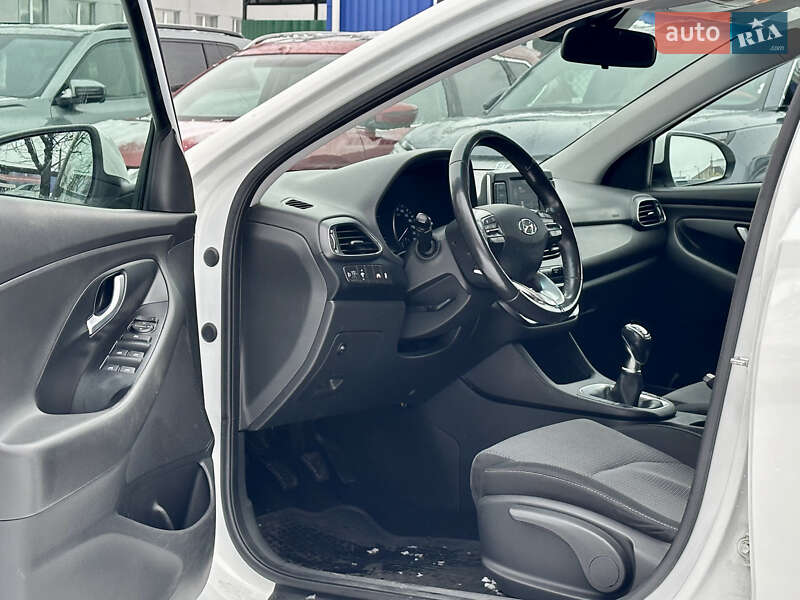 Универсал Hyundai i30 2017 в Киеве фото 8 Универсал Hyundai i30 2017 в Киеве