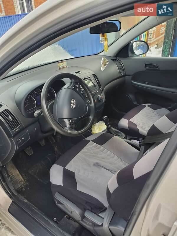 Хэтчбек Hyundai i30 2008 в Гайсине