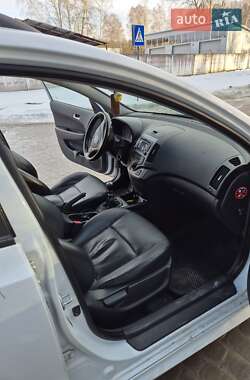 Универсал Hyundai i30 2008 в Новояворовске