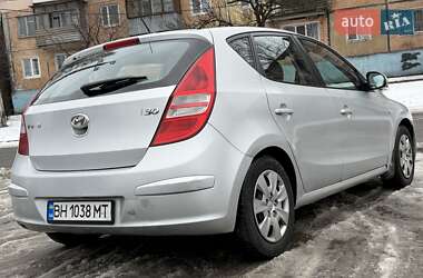 Хэтчбек Hyundai i30 2007 в Каменском