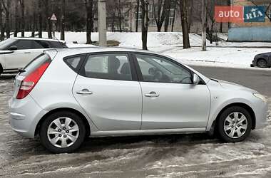 Хэтчбек Hyundai i30 2007 в Каменском