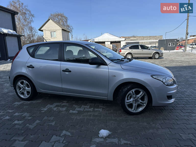 Хэтчбек Hyundai i30 2009 в Нежине