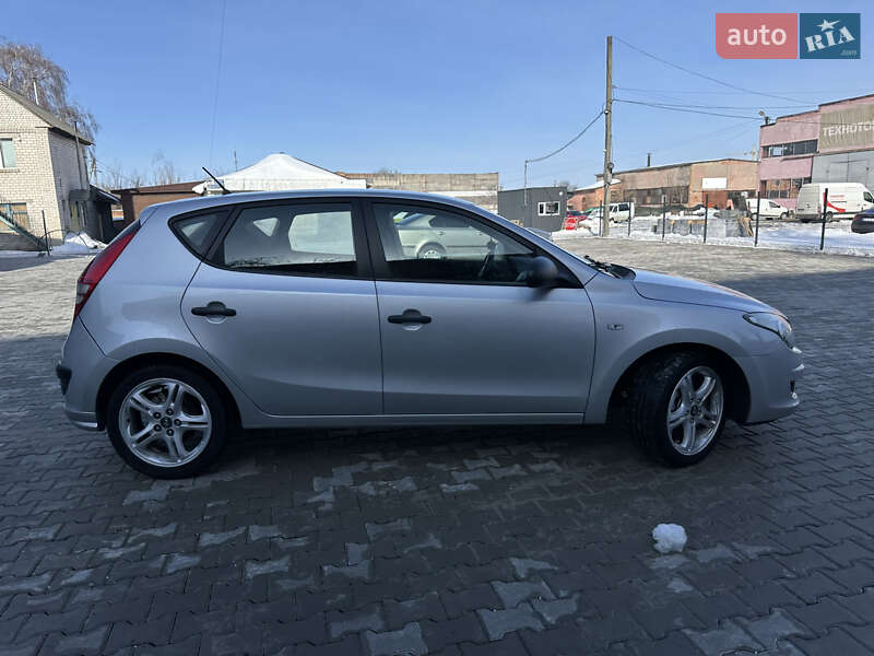 Хэтчбек Hyundai i30 2009 в Нежине