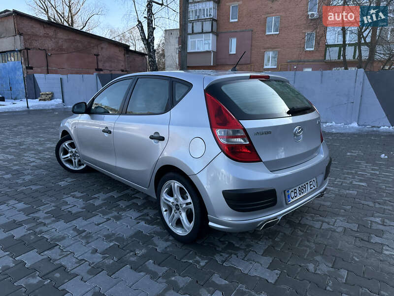 Хэтчбек Hyundai i30 2009 в Нежине