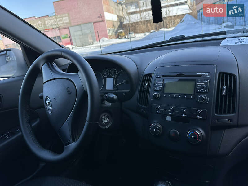 Хэтчбек Hyundai i30 2009 в Нежине